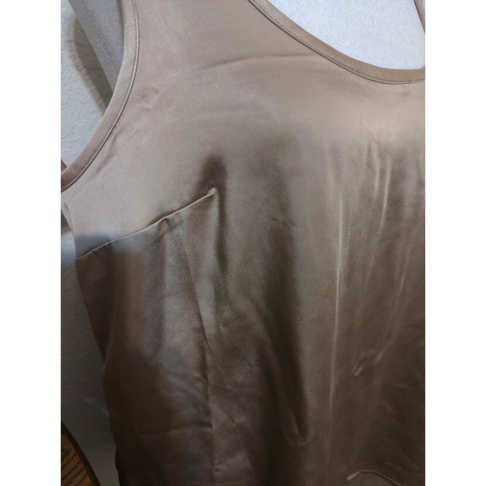 Old Navy Women's Shimmery Tank Top. Size L NWT - Picture 2 of 8